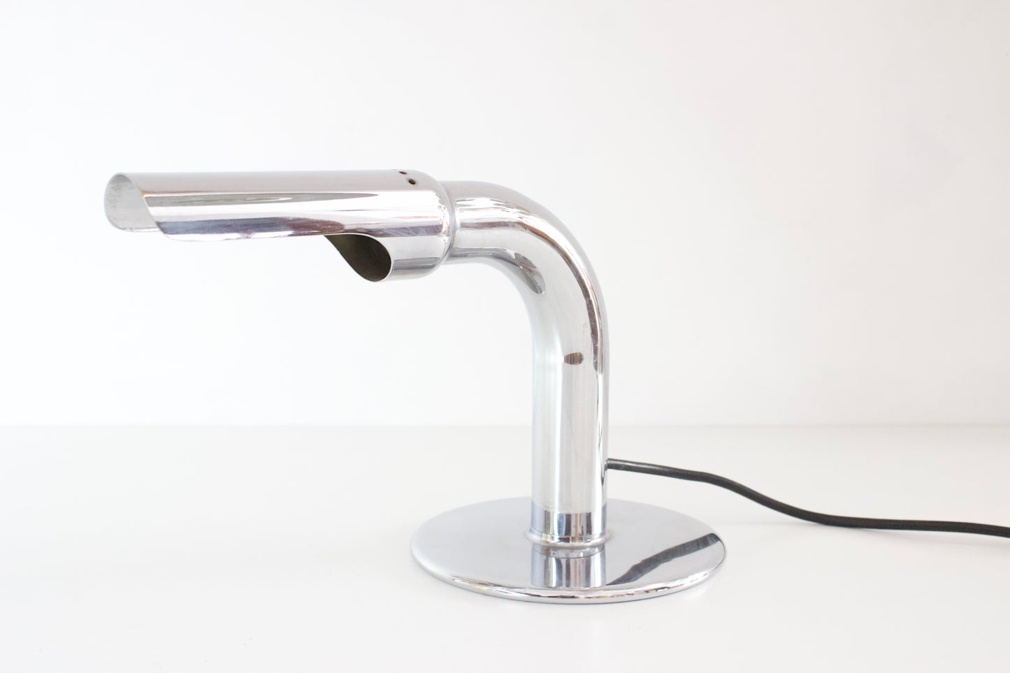 LÁMPARA DE MESA GULP
