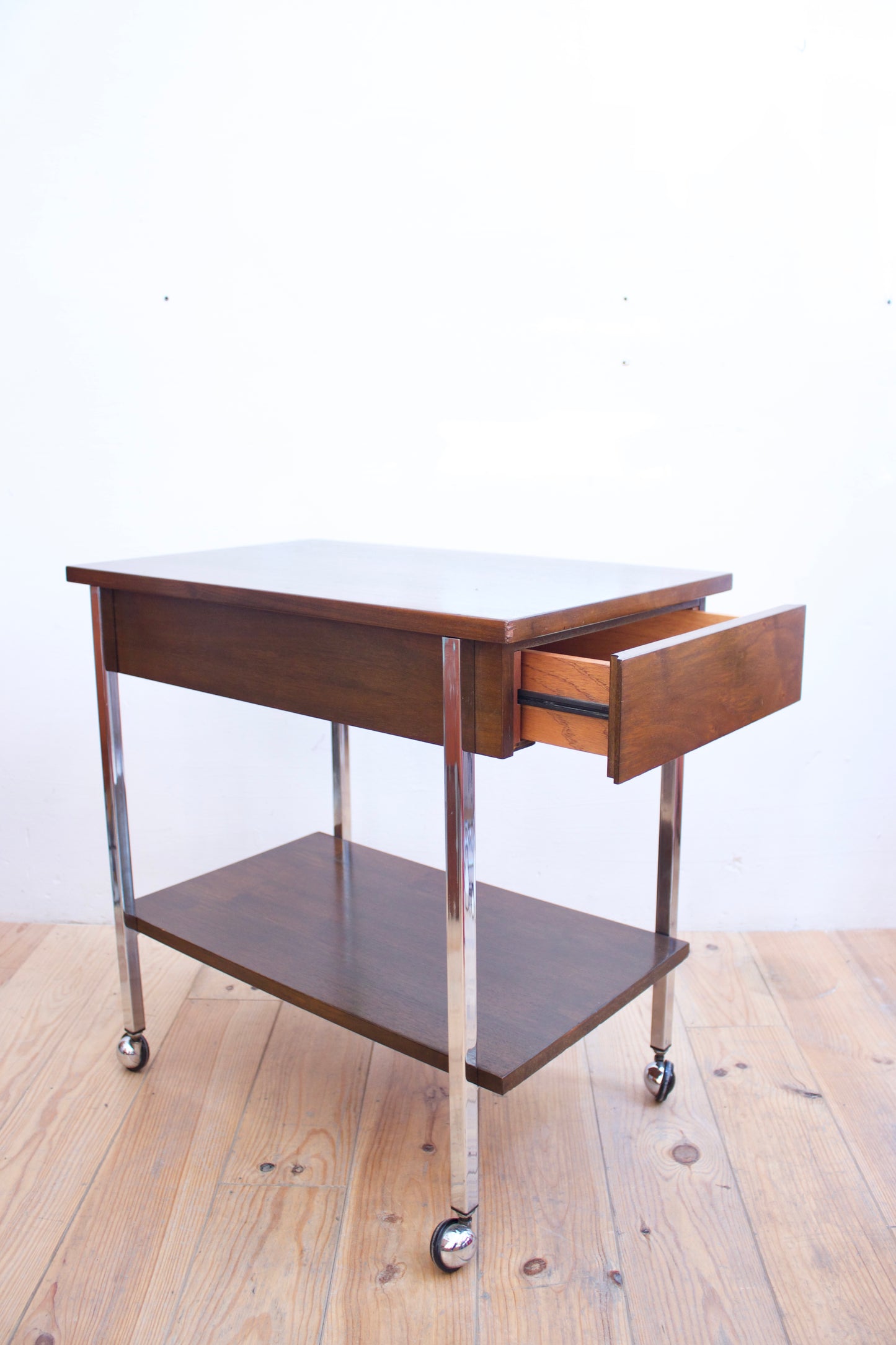 MESA AUXILIAR FLORENCE KNOLL