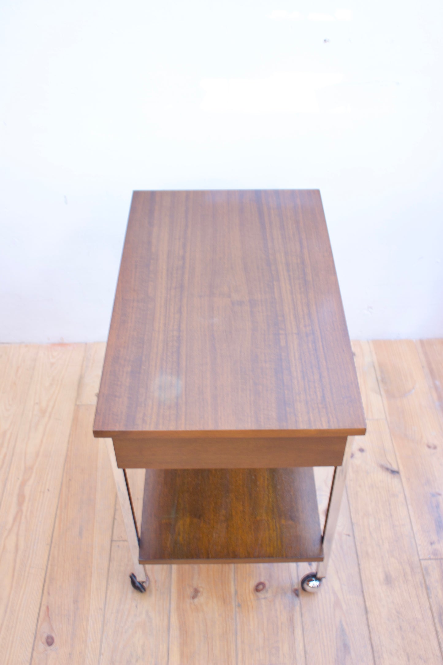 MESA AUXILIAR FLORENCE KNOLL