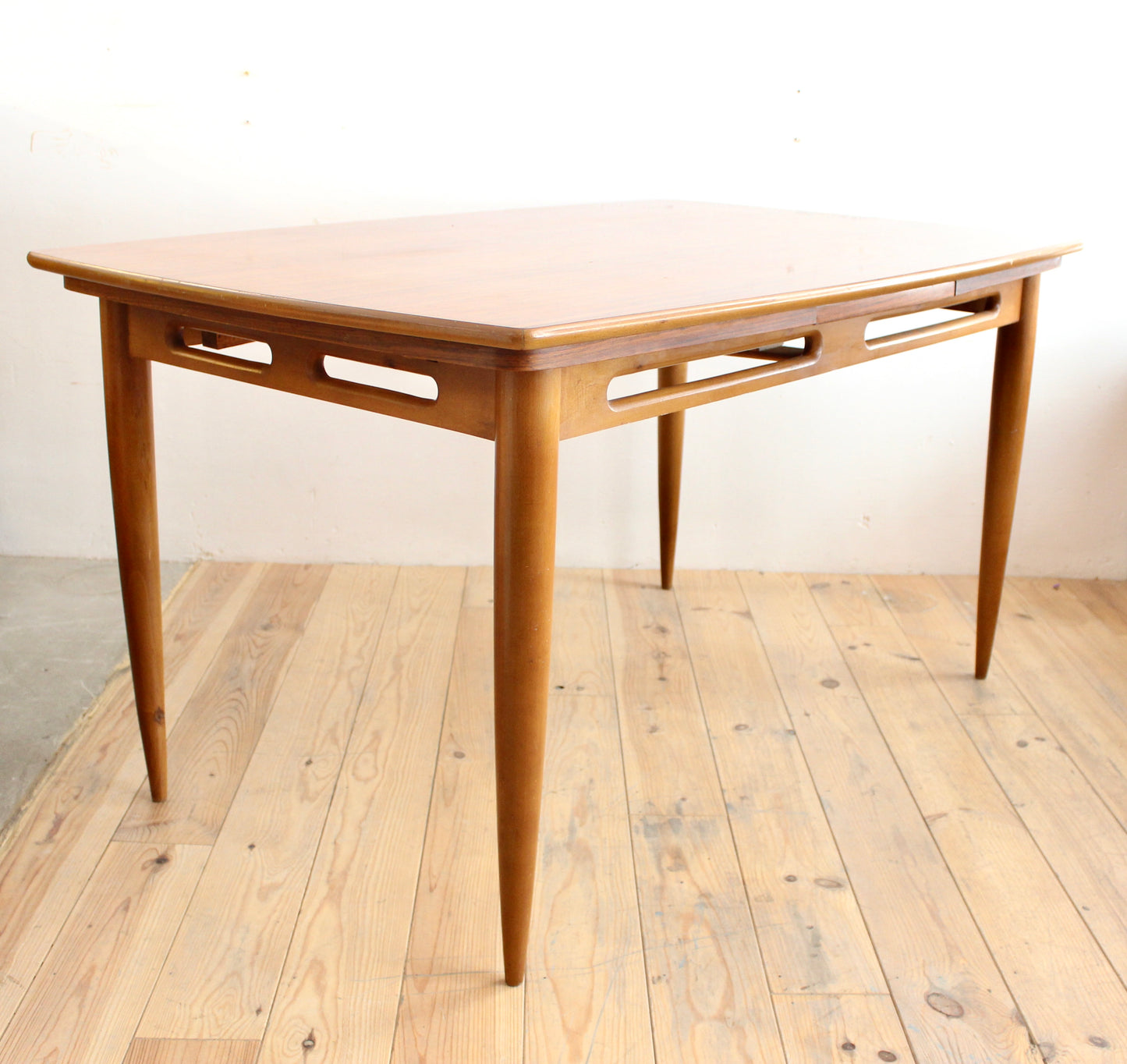 MESA COMEDOR MID CENTURY