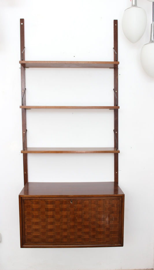 ESTANTERÍA CADOVIUS