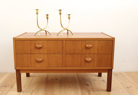 APARADORCITO ESCANDINAVO