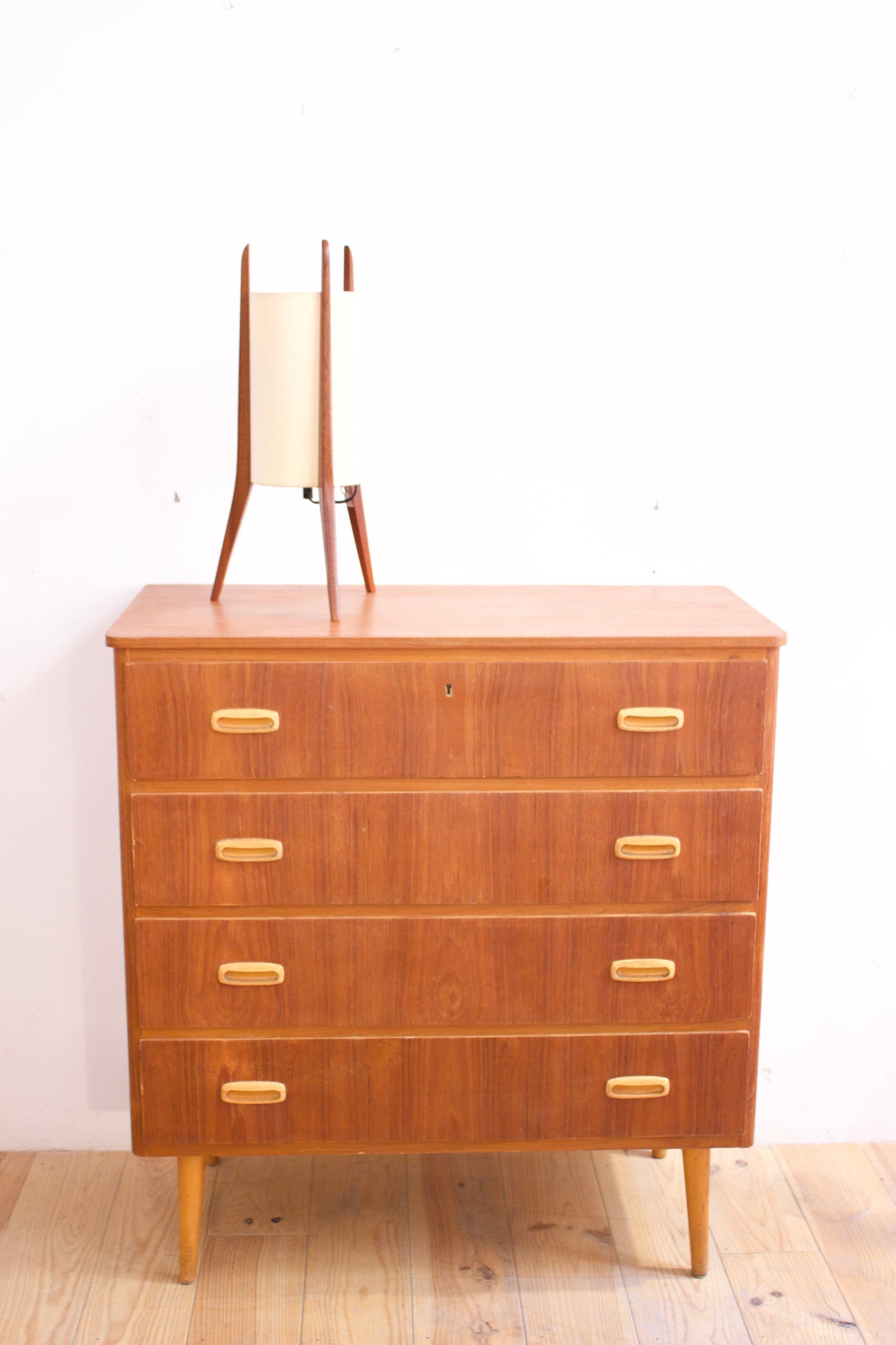 CÓMODA MID CENTURY