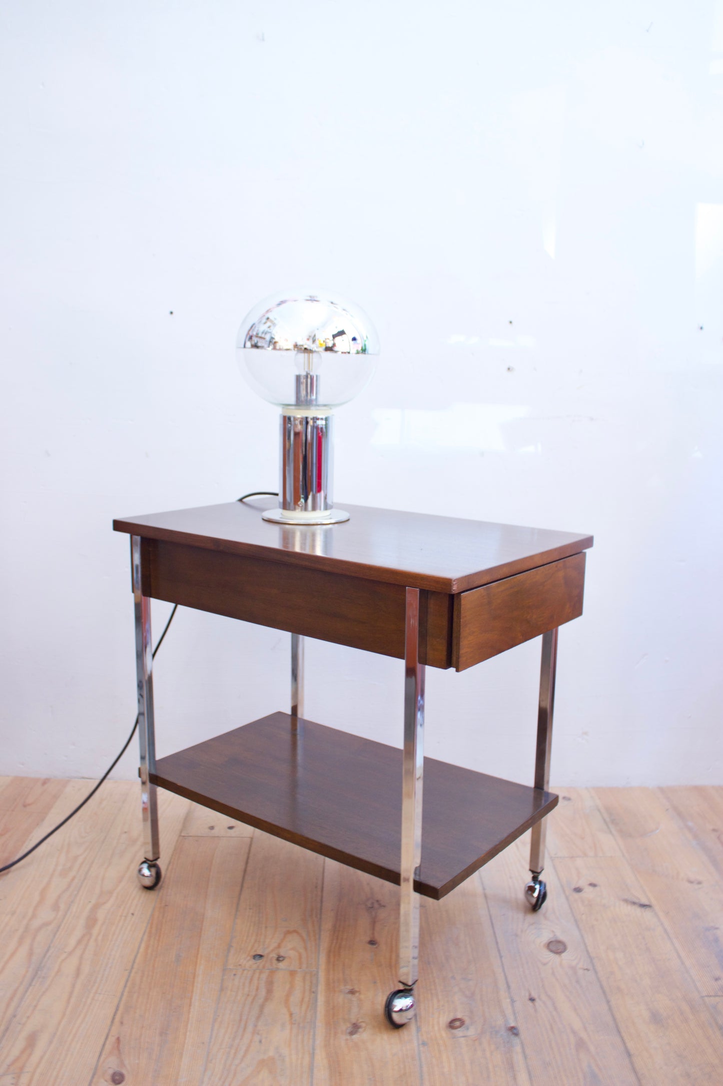 MESA AUXILIAR FLORENCE KNOLL