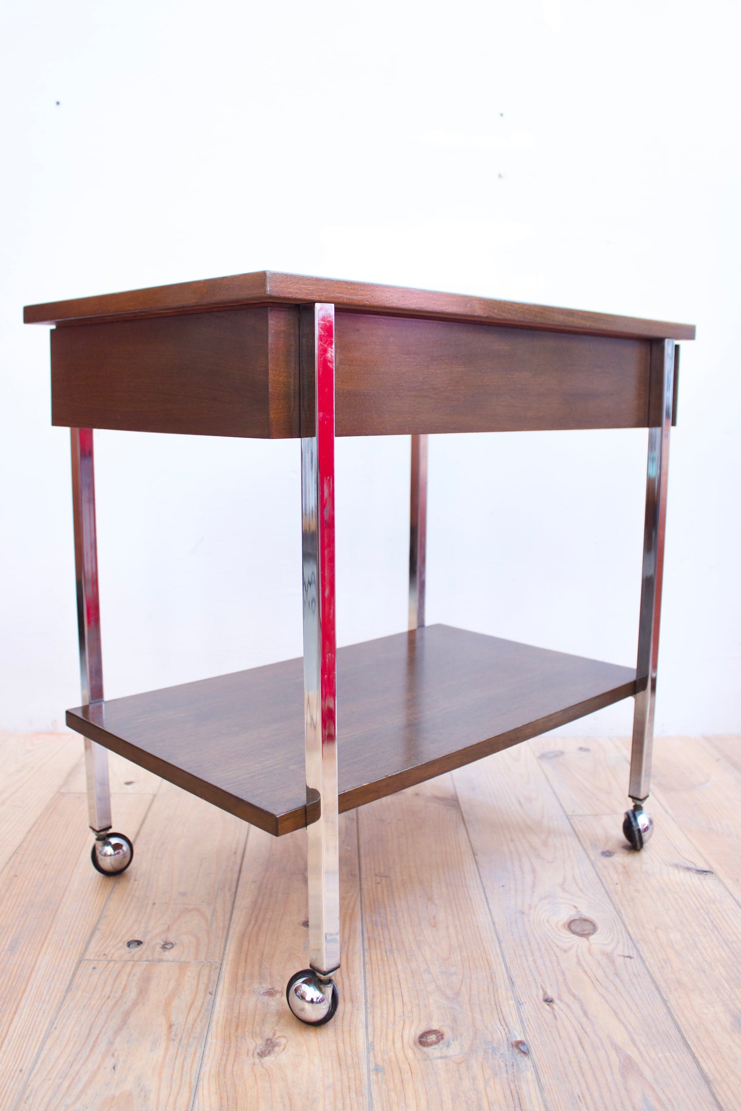 MESA AUXILIAR FLORENCE KNOLL
