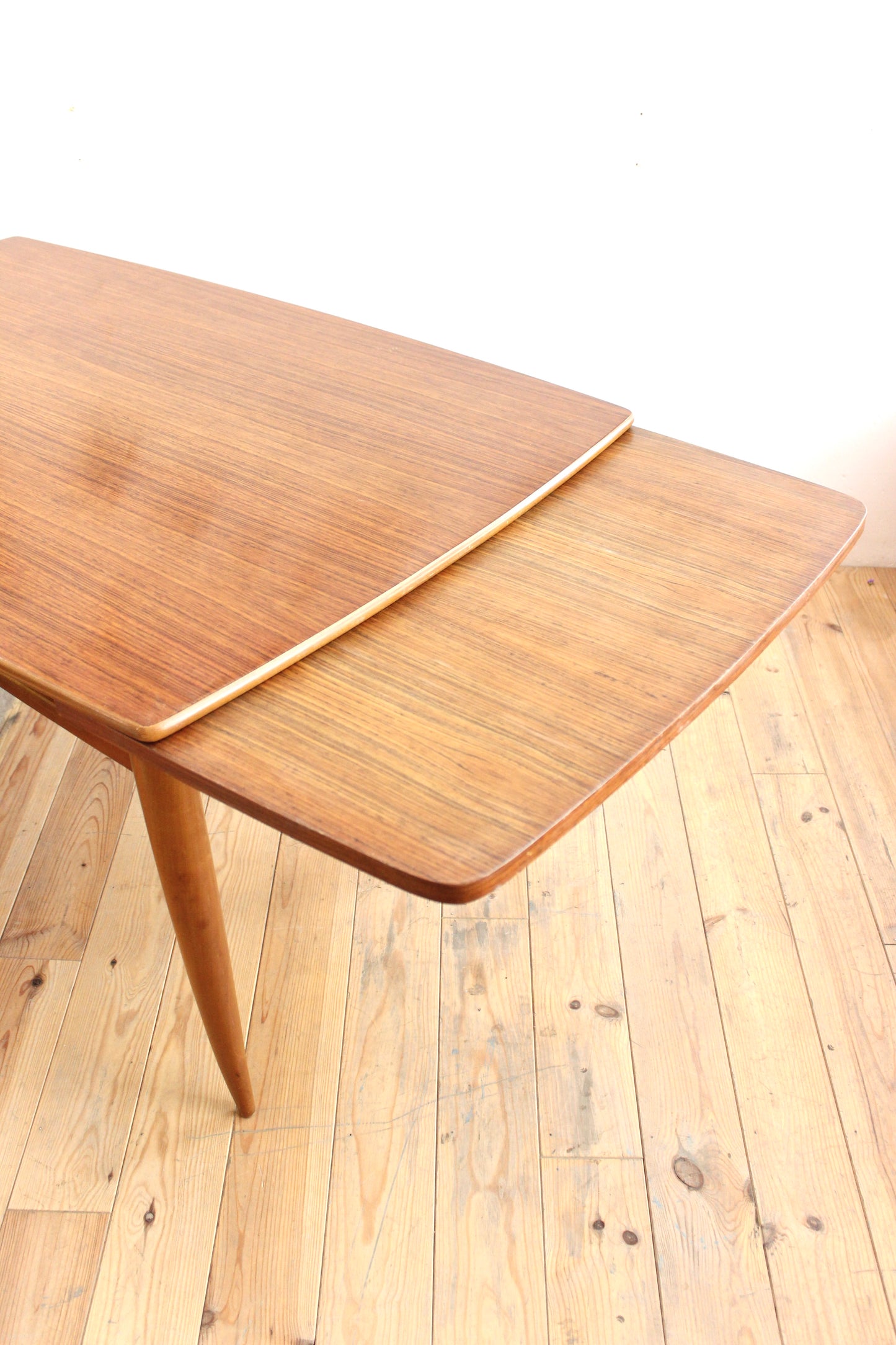 MESA COMEDOR MID CENTURY