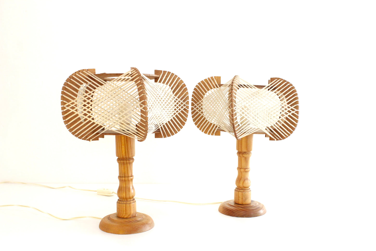 LÁMPARAS MADERA Y RATÁN