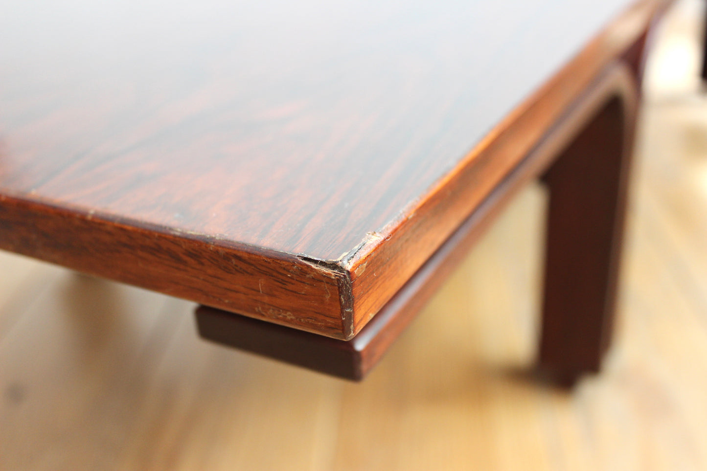 MESA BAJA DE CENTRO GIANFRANCO FRATTINI