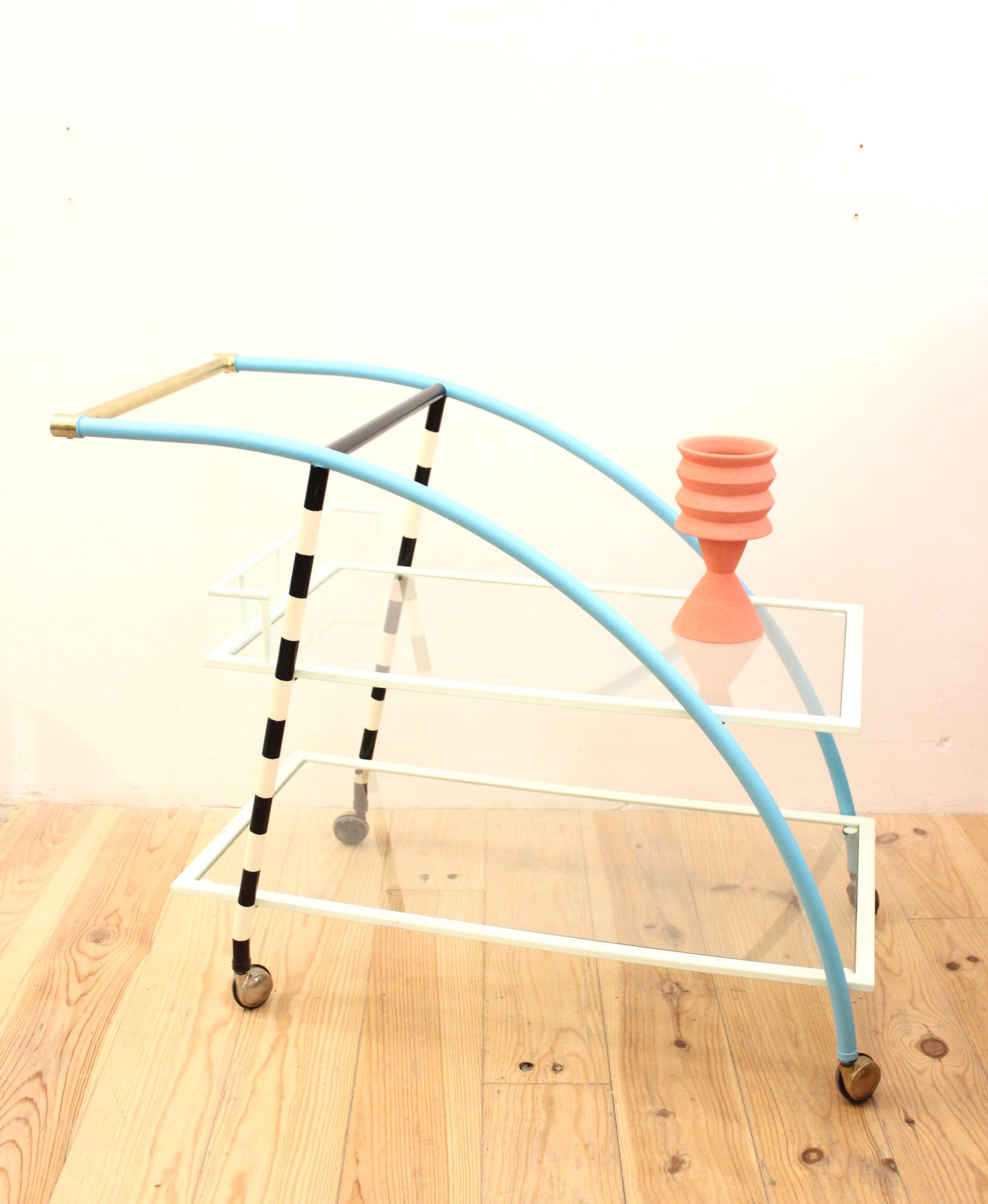 CAMARERA BAUHAUS