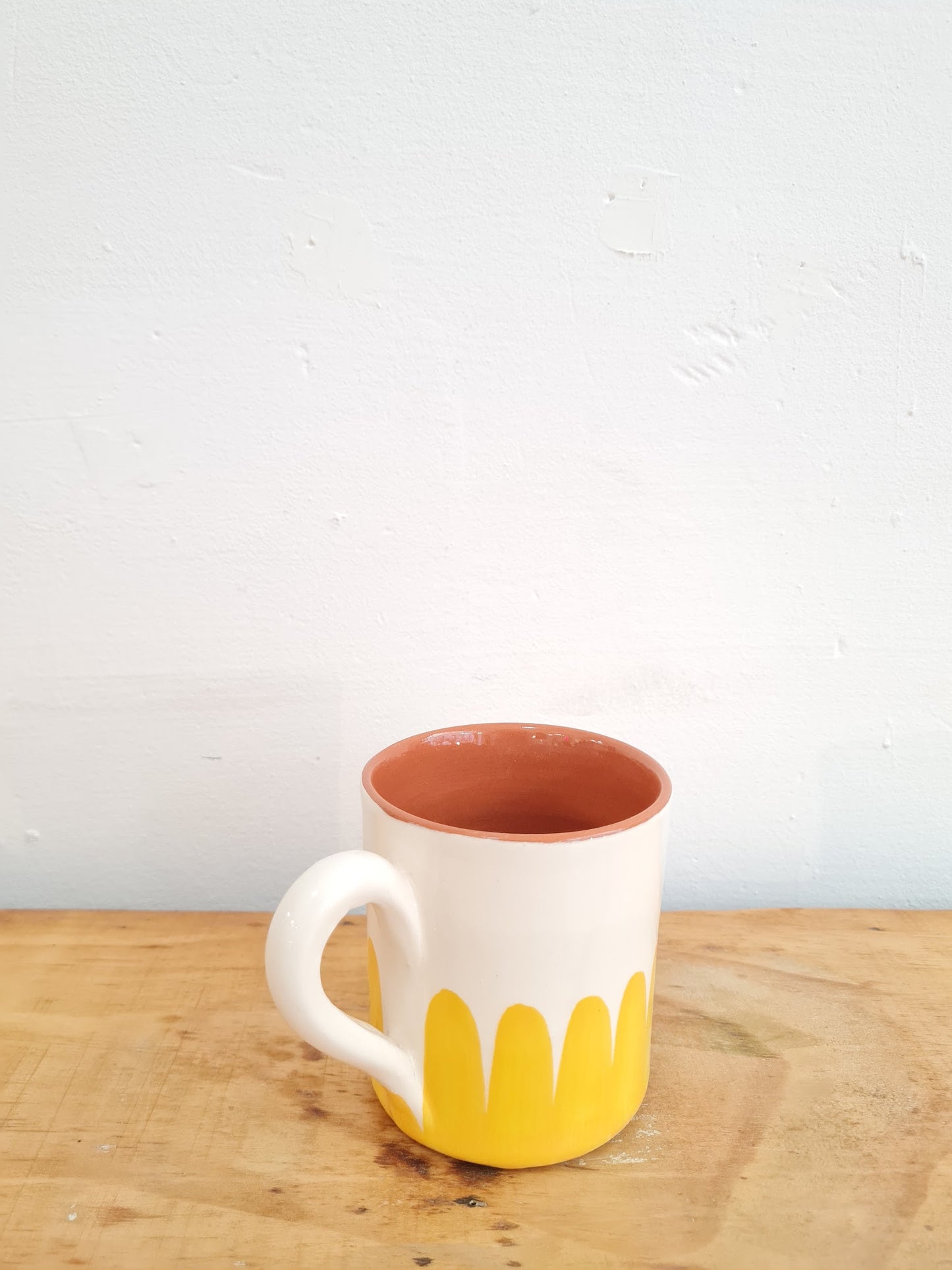TAZA DEDOS AMARILLOS
