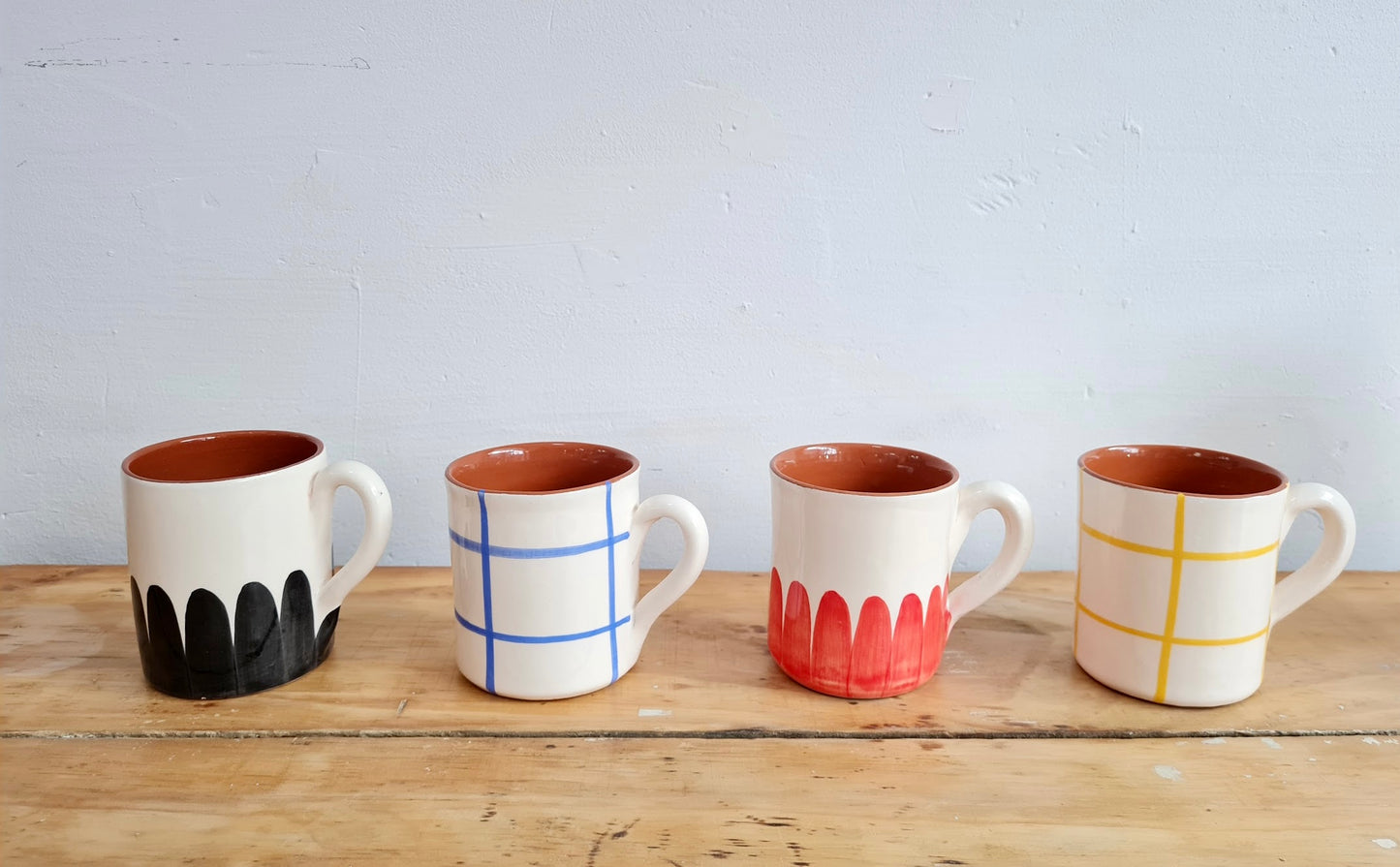 TAZA DEDOS ROJOS