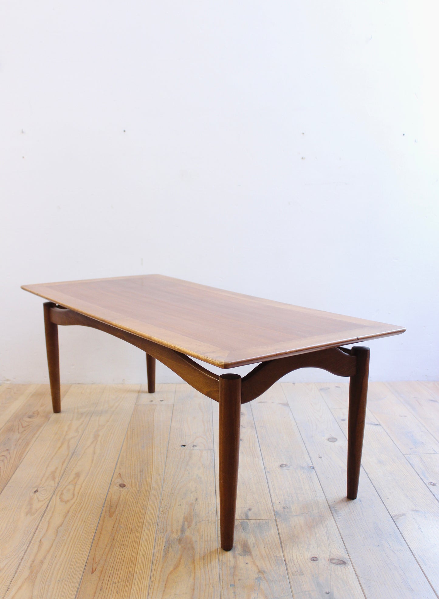 MESA DE CENTRO MID-CENTURY