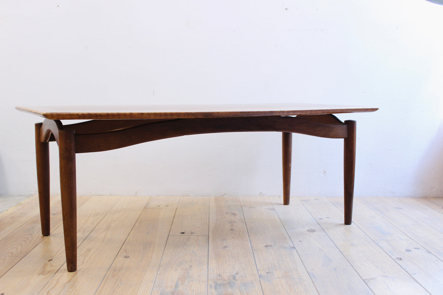 MESA DE CENTRO MID-CENTURY