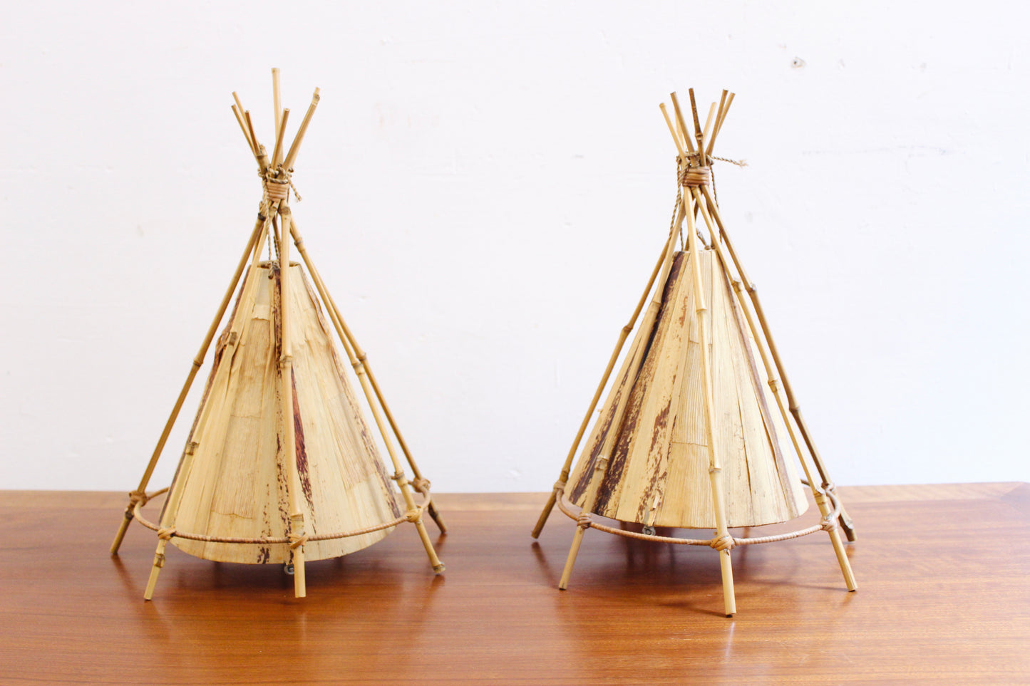 LÁMPARAS TIPI