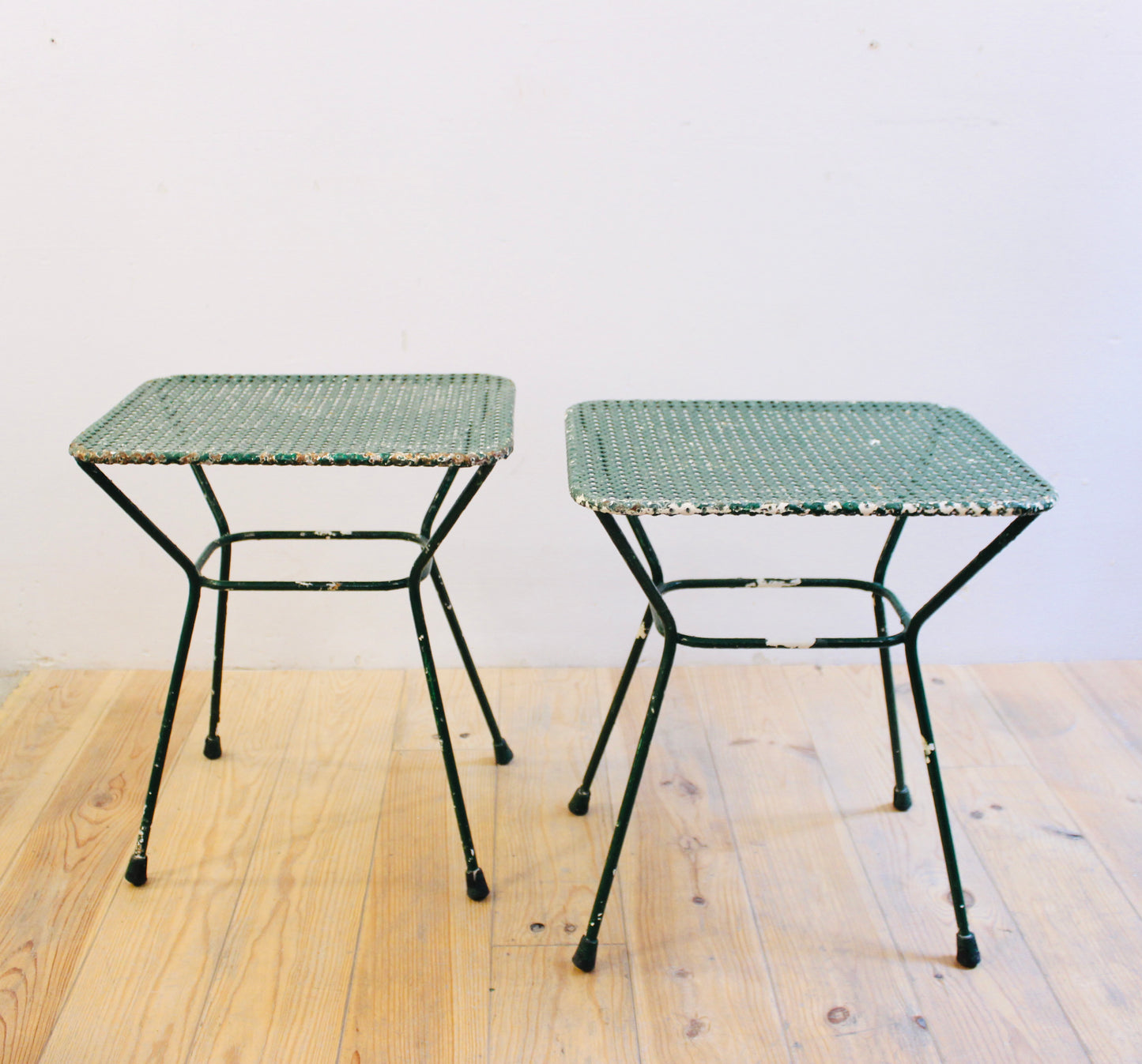 MESITAS ESTILO MATÉGOT