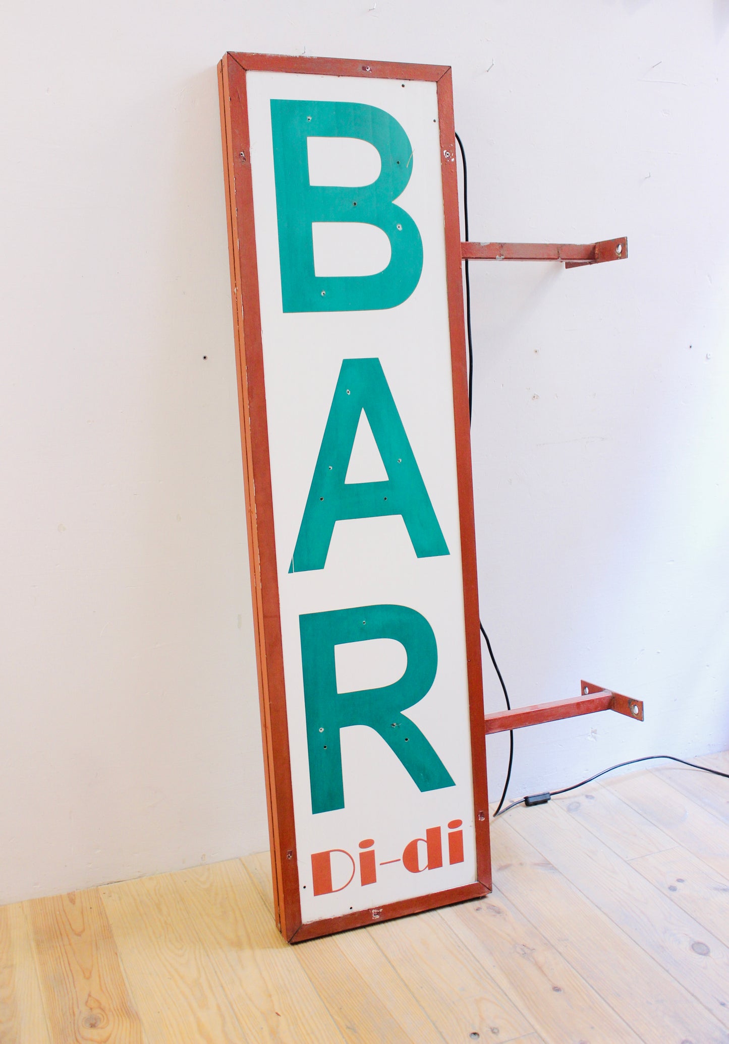 LETRERO BAR