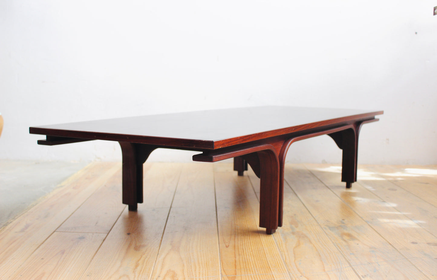 MESA BAJA DE CENTRO GIANFRANCO FRATTINI