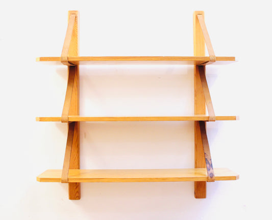 ESTANTERÍA DE PARED
