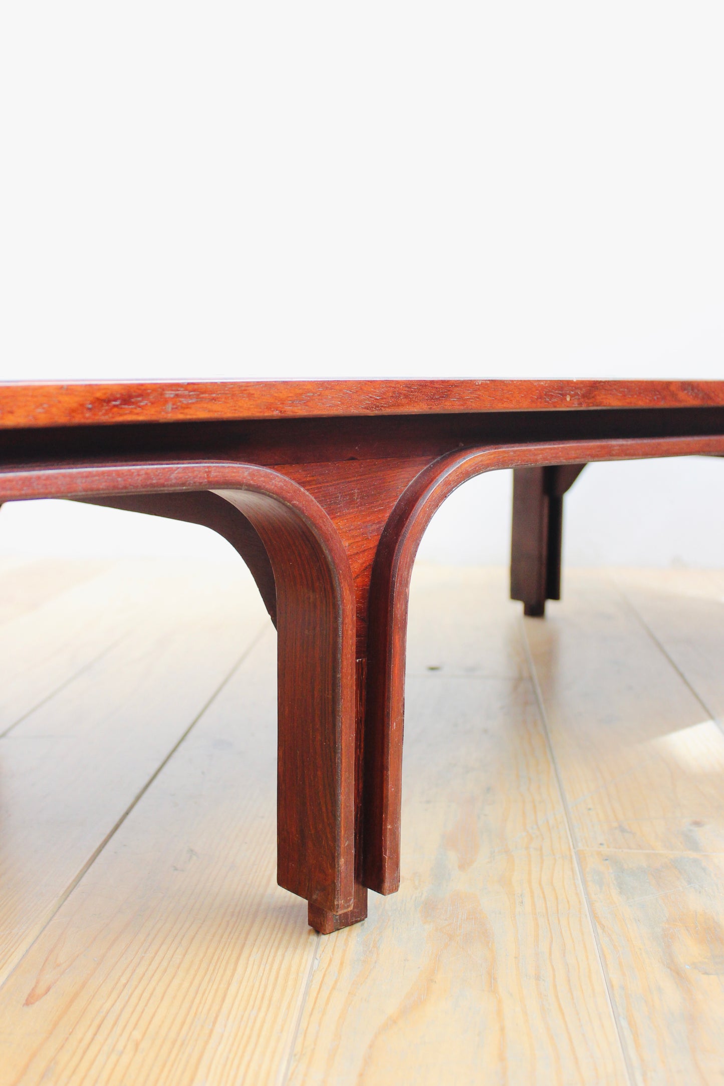 MESA BAJA DE CENTRO GIANFRANCO FRATTINI