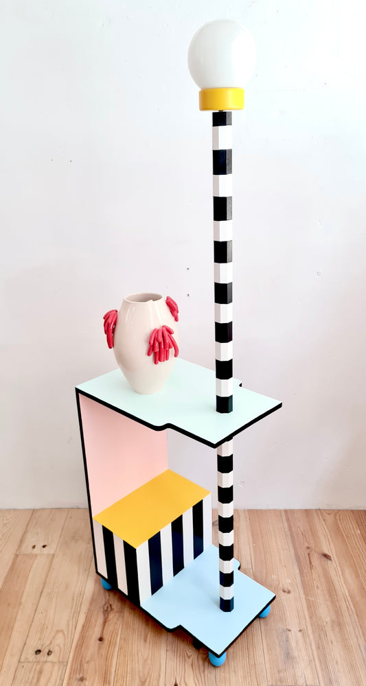 MUEBLE AUXILIAR / LÁMPARA AÑOS 30